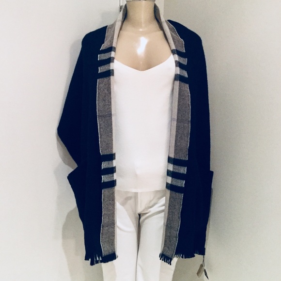 📌SOLD📌BURBERRY ST. HELEN REVERSIBLE POCKET STOLE - Picture 1 of 7